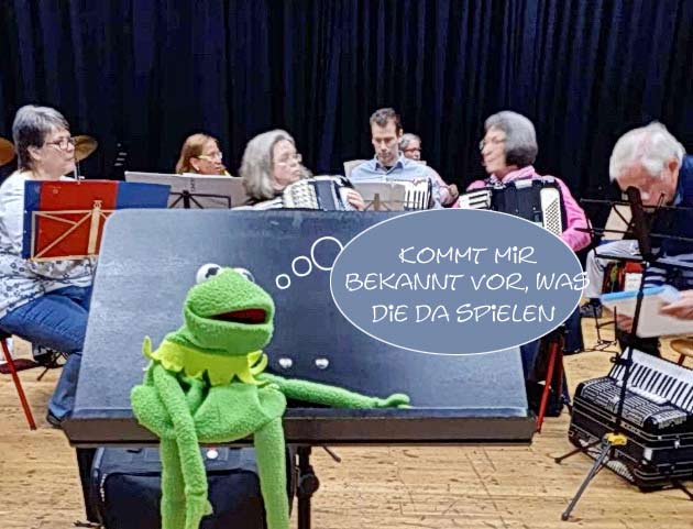 Kermit bei der Orchesterprobe des AOM